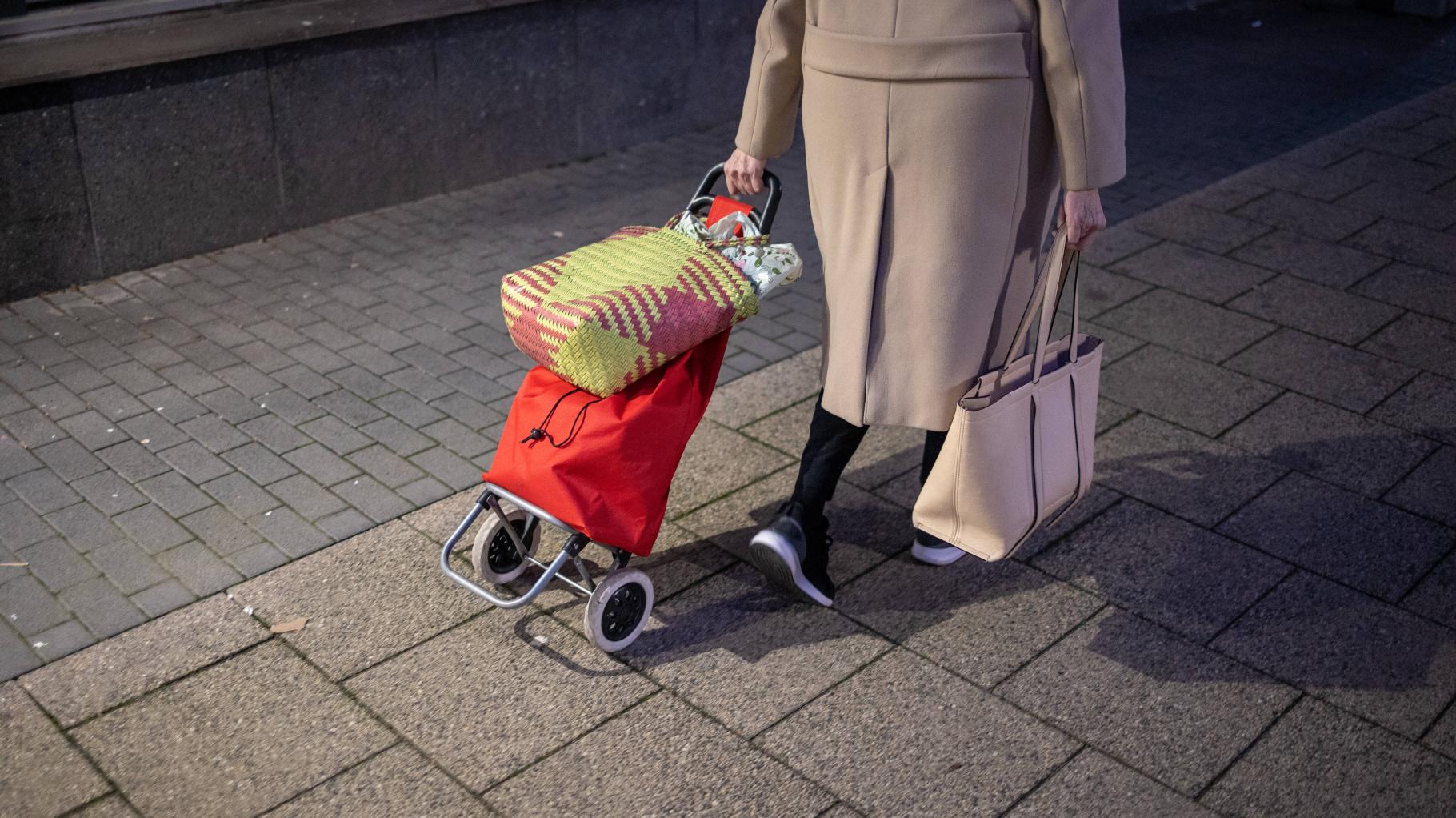 „Es ist so ungerecht!“: Wieso Altersarmut besonders Frauen trifft
