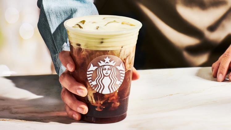 In Italien können Starbucks-Kunden ab sofort verschiedene Varianten des „Oleato“ bestellen - Kaffee mit Olivenöl.