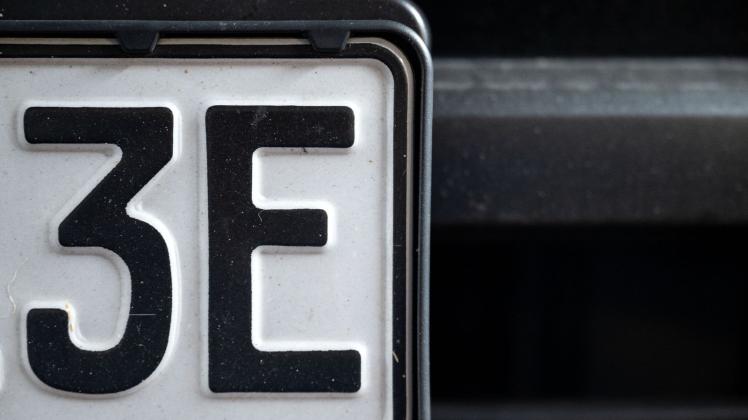 Ein E-Kennzeichen kann Vorteile beim Parken bieten