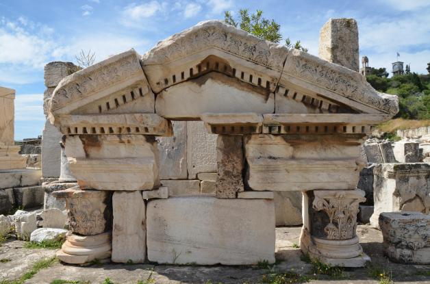 In der antiken Stätte von Eleusis befindet sich nach der Mythologie der Antike der Eingang zur Unterwelt.