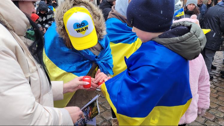 Ukraine Demo Schuhmarkt Parchim Februar 23 Jahrestag