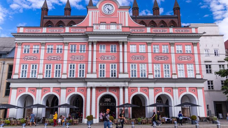 OB-Posten im Rostocker Rathaus vakant - Kandidatenfeld wächst