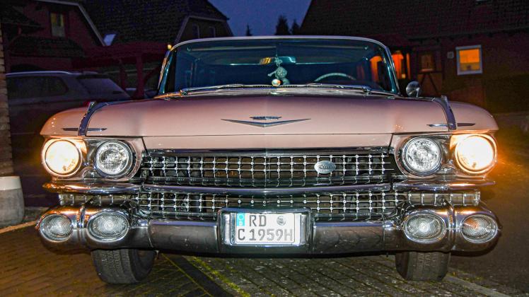 Einen Cadillac aus dem Jahr 1959 fährt Katrin Turowski aus Büdelsdorf.