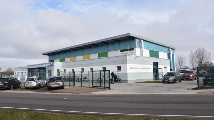 Neue Sporthalle An der Jägerbäk in Rostock wurde offiziell übergeben.