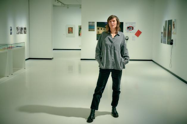 Sophie Linz, künstlerische Leiterin der Ausstellung und Freie Bildredakteurin, wuchs selbst in einer Wochenkrippe auf. Sophie Linz, künstlerische Leiterin der Ausstellung und Freie Bildredakteurin, wuchs selbst in einer Wochenkrippe auf.
