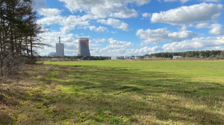 Diese große Fläche im „Industriegebiet nördlich vom Kraftwerk Meppen“ ist für die Ansiedelung eines neuen Unternehmens aus der Baustoffbranche vorgesehen.