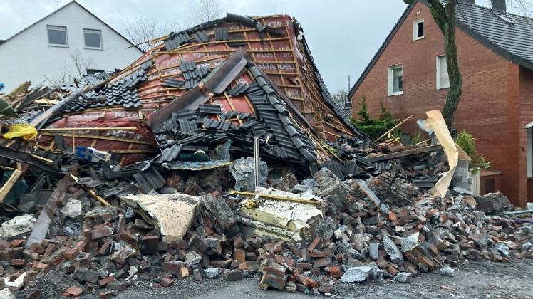 Gebäude in Bochum vollständig eingestürzt
