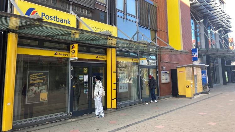 Mitte April schließt die Postbank-Filiale im Rostocker Stadtteil Lütten Klein.