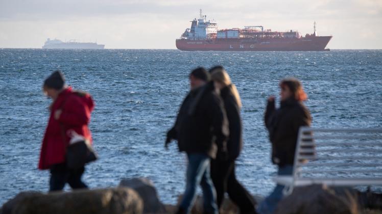 Zweiter LNG-Shuttle-Tanker vor Rügen angekommen