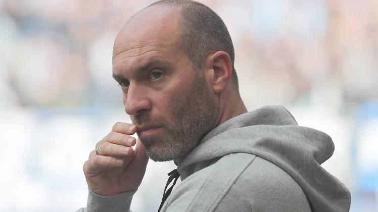 Cheftrainer Daniel Scherning (Arminia Bielefeld) Fussball, Herren, Saison 2022/2023, 2.BL, Volksparkstadion, Hamburger S