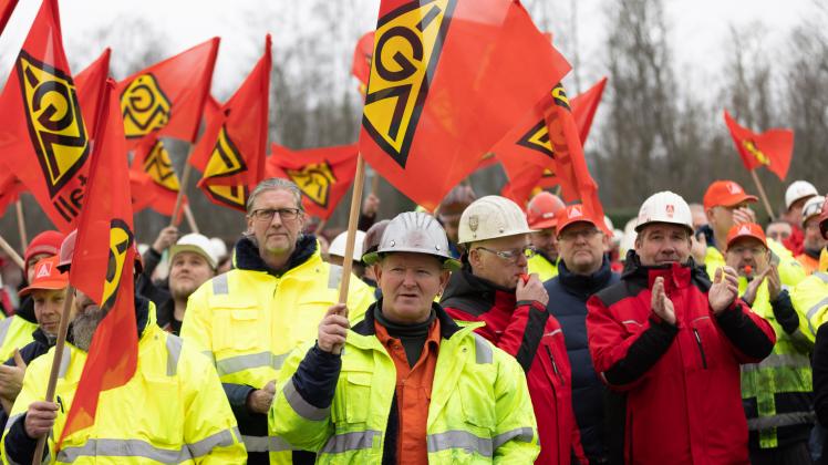 Aktionstag Industriestrompreis der IG Metall am Stahlwerk GMHütte mit MP Stephan Weil