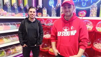 Mit dem neuen Candy-Shop wollen Ender (links) und Enis Sungar einen Vorgeschmack auf den Trampolinpark bieten.