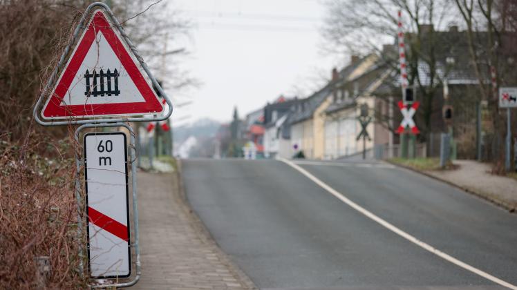 Bahnübergang Schwenkestraße in Osnabrück-Eversburg aufgenommen am 08.03.2023. Foto: David Ebener