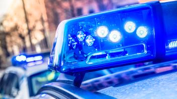 Blaulichter, Polizeieinsatz, München, Februar 2023 Deutschland, München, 18. Februar 2023, Blaulichter bei Polizeieinsat