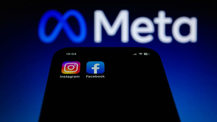 February 19, 2023, Asuncion, Paraguay: A view of the Instagram and Facebook apps icons displayed on a smartphone backdro