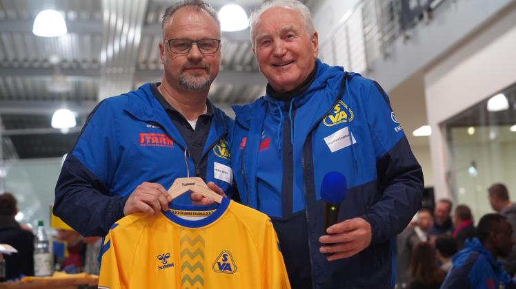 Sponsorenabend des SV Atlas Delmenhorst (Fußball-Regionalliga)10. März 2023, Foto: Lars Pingelvon links: die Vorstandsmitglieder Stefan Keller und Manfred Engelbart