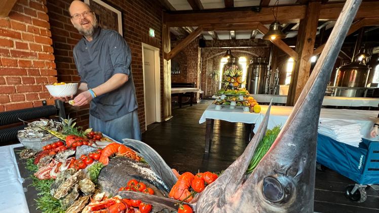 Schwertfisch Büfett Unternehmerball Björn Rowedder