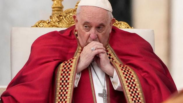 Papst Franziskus ist das Oberhaupt der katholischen Kirche. Wichtige Entscheidungen gibt es nur mit seiner Zustimmung. 