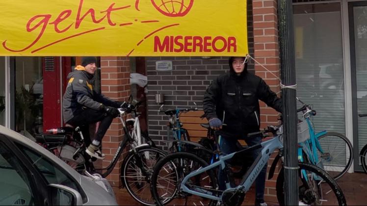 Trotz des winterlichen Wetters waren am Sonntag zahlreiche Radfahrer im nördlichen Emsland unterwegs, um die Solidaritätsaktion des Misereor-Fastenmarsch zu unterstützen.