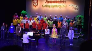 Der Holstein-Chor zeigte einen Vorgeschmack auf das Musical „Der kleine Tag“, das sie im November aufführen.