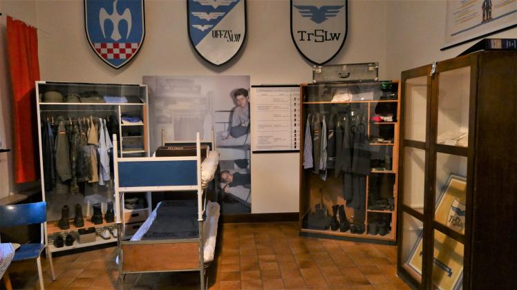 Kaserne Appen Ausstellung Gibt Einblicke In 35 Geschichte kaserne-appen-ausstellung-gibt-einblicke-in-35-geschichte
