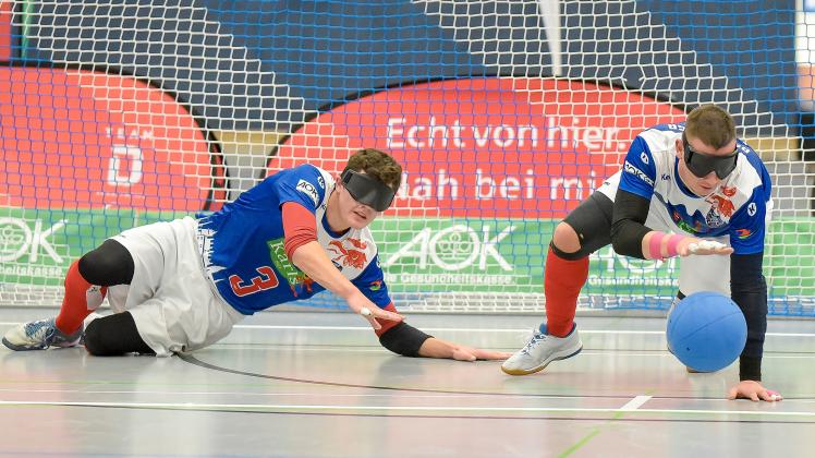 John Turloff, Thomas Steiger und Reno Tiede in der AbwehrRGC Hansa RostockSuper European Goalball League und Super European Women’s Goalball League - Final Stage in Rostock 2022Foto: Georg Scharnweber