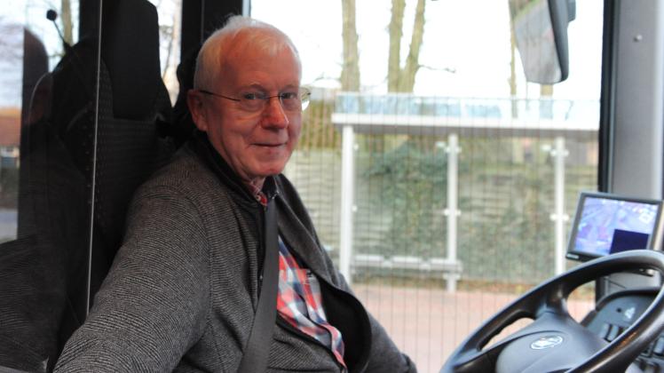 Franz Schmidt ist Busfahrer mit Leib und Seele.