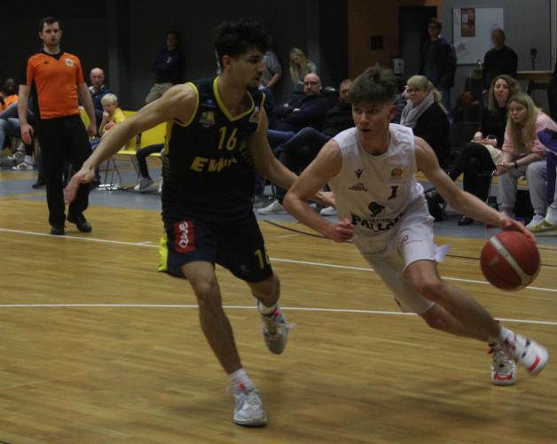 Young Rasta Dragons starten mit PlayoffSieg gegen Oldenburg NOZ