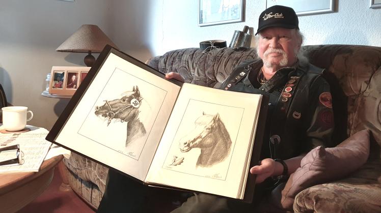 Mario Haarcke ist auf dem Kiez aufgewachsen. Schon lange wohnt er in Ammersbek und zeichnet Pferde.