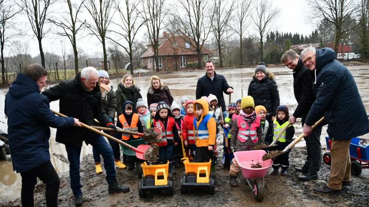 Erster Spatenstich in Seenlandschaft: Bersenbrück startet den Bau seines fünften Kindergartens.