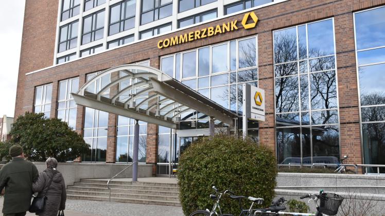 Ähnlich wie die Commerzbank haben zahlreiche Banken lediglich eine größere Filiale in der größten Stadt Mecklenb urg-Vorpommerns.