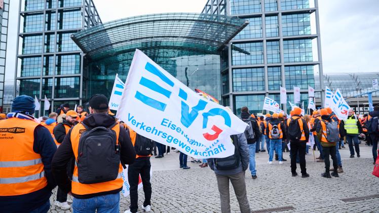 Tarifverhandlungen der Gewerkschaft EVG mit der Deutsche Bahn AG
