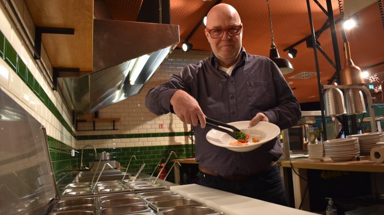 Will frischen Wind die Gastronomie im Zoo Rostock bringen: der erfahrene Gastronom Manfred Schumann. 