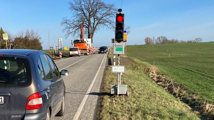 Radwegbau B192, Baustellenampel ab 16. März 2023,Abzweig Kloster Tempzin