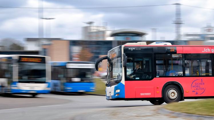 Im 15-Minuten-Takt verkehren die zusätzlichen Busse am Sonntag zum Ostseestadion.