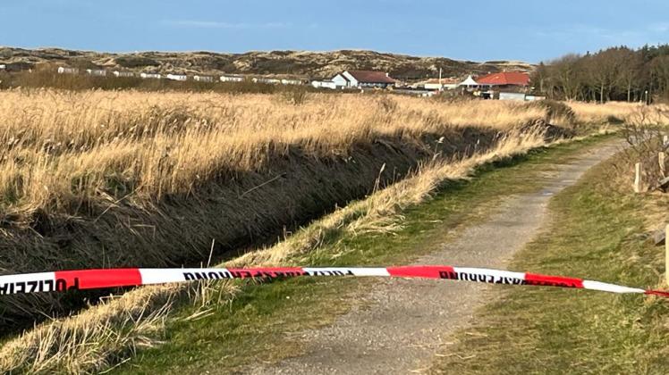 Das Auto mit dem toten Mann war nahe des Campingplatzes am Rand von Westerland gefunden worden. Das Fahrzeug auf Sylt war verschlossen, als die Polizei den Fundort erreichte.