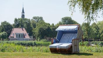 ADVERTORIAL-Eiderstedter-Strandkörbe-bei-Treene