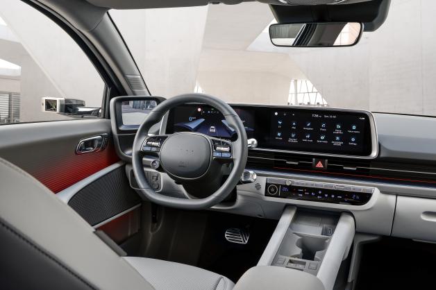 Aus anderen Hyundai-Modellen bekanntes Cockpit. Aus anderen Hyundai-Modellen bekanntes Cockpit.