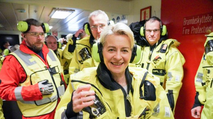 Stoltenberg und von der Leyen auf norwegischer Gas-Plattform