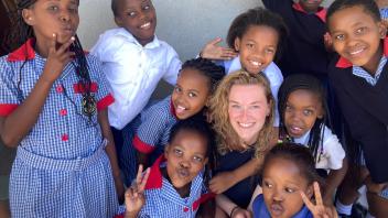 Kathrin Könker arbeitet in einer Schule in den Townships von Kapstadt. 