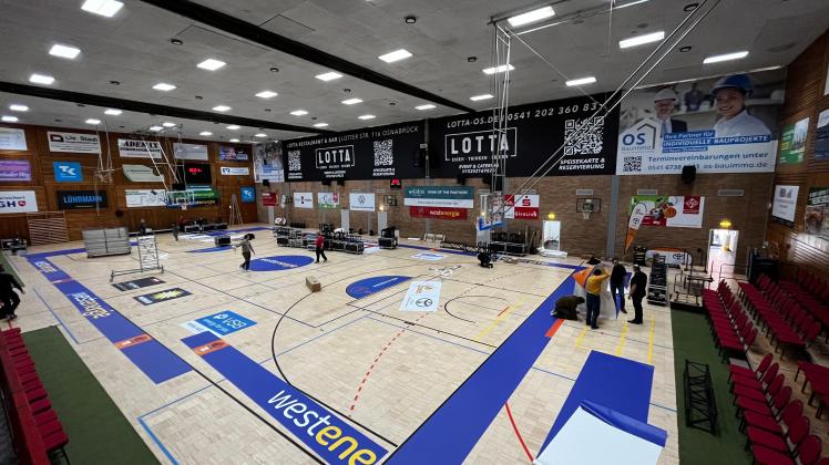 Blaue Akzente: Die OSC-Halle verändert sich.