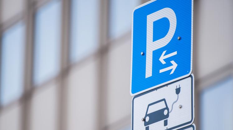 Neue kostenlose Parkplätze für E-Autos in Hamburg