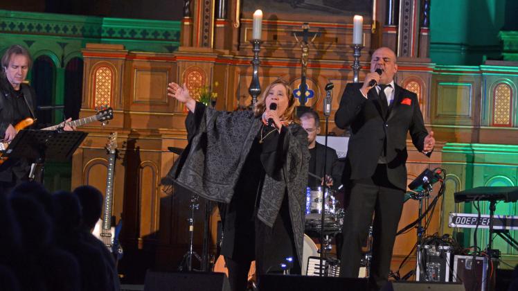 Kathy Kelly und Jay Alexander präsentierten in der St. Martini-Kirche ein Buer ein umwerfendes Konzert.