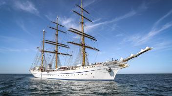 Das Segelschulschiff Gorch Fock verlegt anlässlich der Hanse Sail nach Rostock-Warnemünde, am 10.08.2022