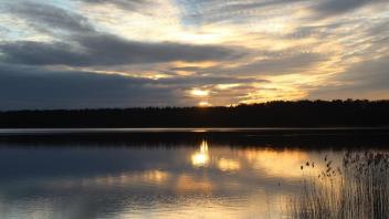 Ein besonders schöner Sonnenuntergang am Dobbertiner See. 