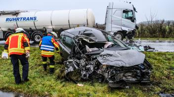 Unfall B200 Tanklaster