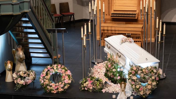 Abschied von Luise - Trauerfeier für getötete Zwölfjährige
