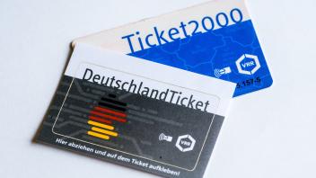 Düsseldorf 12.03.2023 Deutschlandticket Fahrschein Fahrscheine Fahrkarte Fahrkarten Fernferkehr Nahverkehr ÖPNV DB Deuts