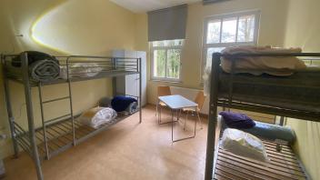 Ein exemplarisches Zimmer im Erdgeschoss der Gemeinschaftsunterkunft Dr. Schröder-Haus. Die geflüchteten Menschen können kommen.  
