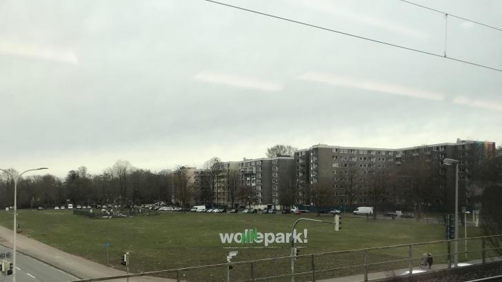 Auf dieser Fläche an der Ecke Stedinger Straße/Nordwollestraße (im Hintergrund der Wollepark) entsteht ein neues City-Quartier.